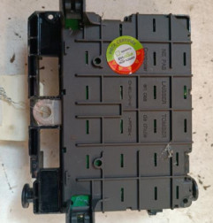 Boitier servitude moteur (BSM) PEUGEOT 206+