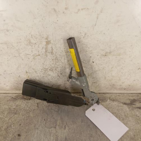 Attache ceinture avant droit RENAULT KANGOO 1