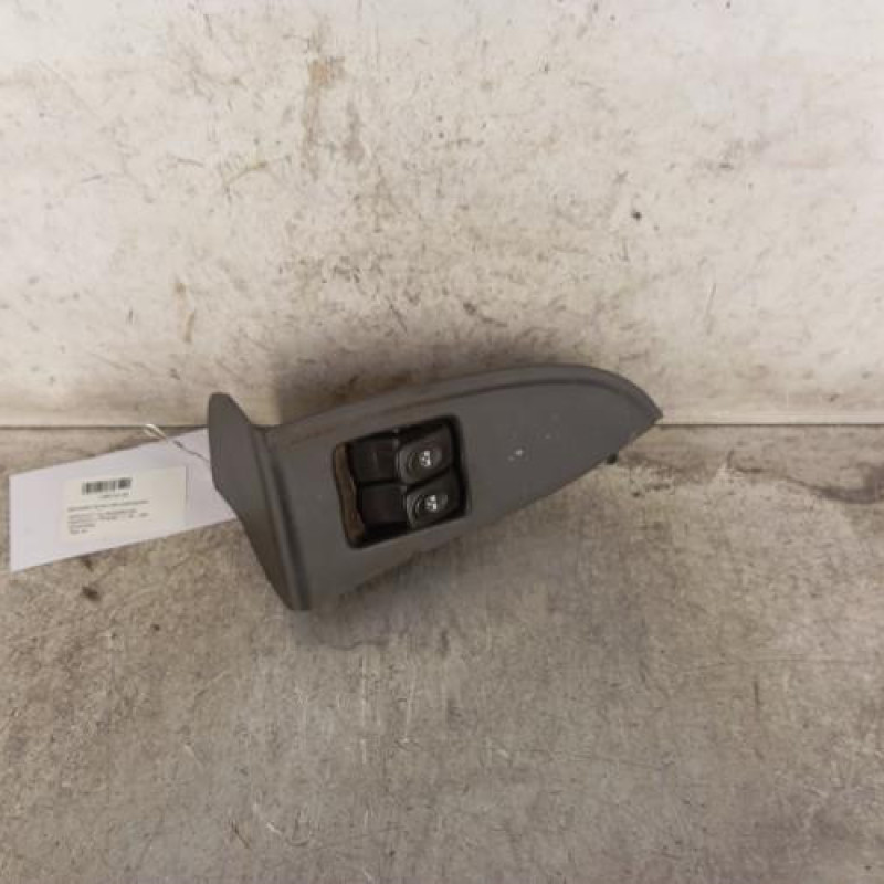 Interrupteur de leve vitre avant gauche RENAULT KANGOO 1