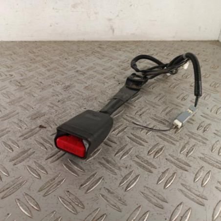 Attache ceinture avant droit TOYOTA VERSO