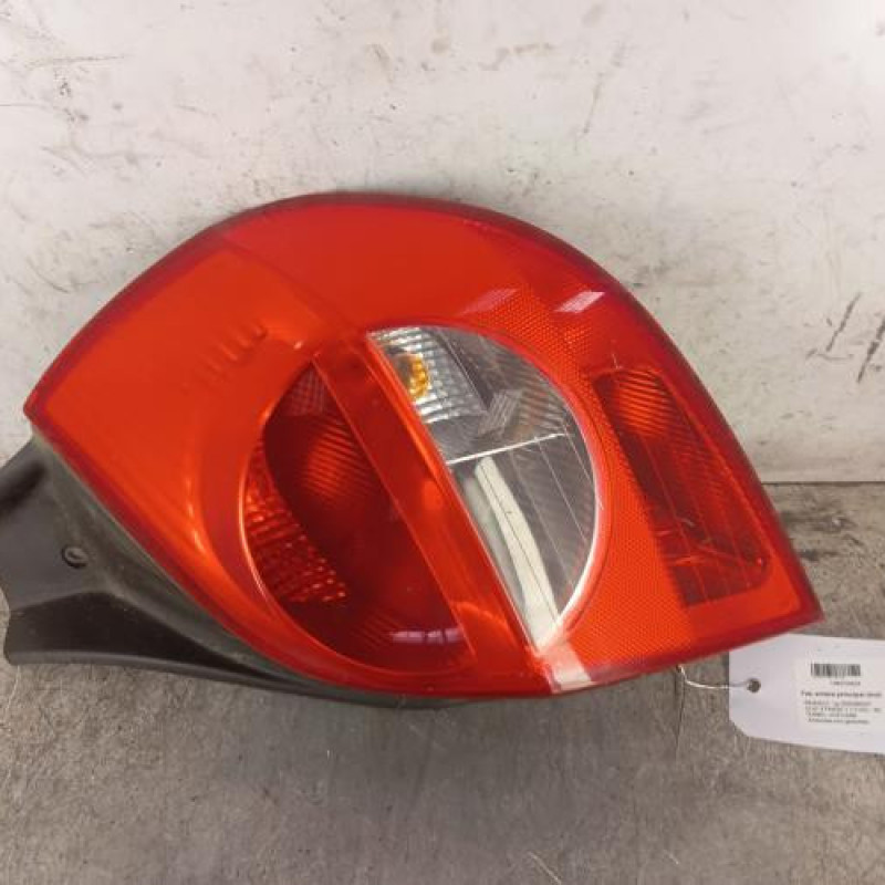 Feu arriere principal droit (feux) RENAULT CLIO 3 Feu arriere principal droit (feux) RENAULT CLIO 3