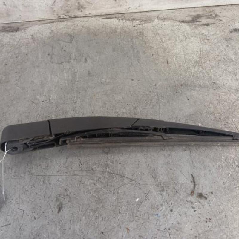 Bras essuie glace arriere RENAULT MEGANE 4 Bras essuie glace arriere RENAULT MEGANE 4