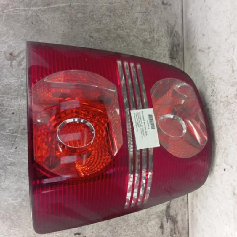 Feu arriere principal droit (feux) VOLKSWAGEN TOURAN 1 Feu arriere principal droit (feux) VOLKSWAGEN TOURAN 1