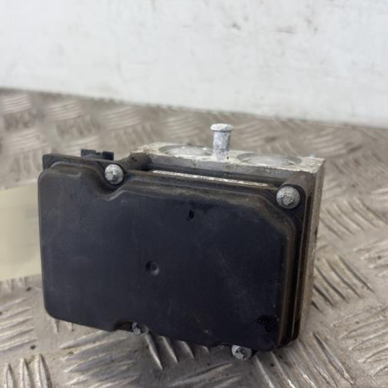 Bloc ABS (freins anti-blocage) RENAULT CLIO 2 CAMPUS Bloc ABS (freins anti-blocage) RENAULT CLIO 2 CAMPUS