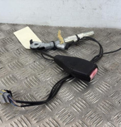 Attache ceinture avant gauche RENAULT CLIO 2 CAMPUS Photo n°1