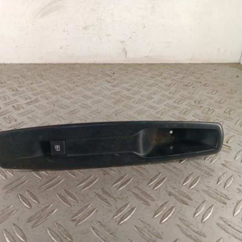 Interrupteur de leve vitre avant droit RENAULT SCENIC 3