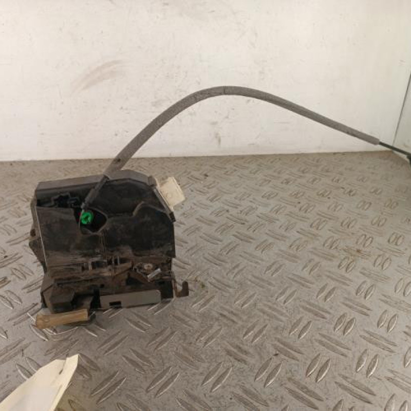 Serrure avant droit MINI MINI 2 R56 Serrure avant droit MINI MINI 2 R56