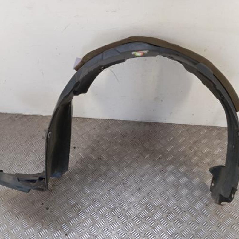 Pare boue avant gauche TOYOTA VERSO Pare boue avant gauche TOYOTA VERSO