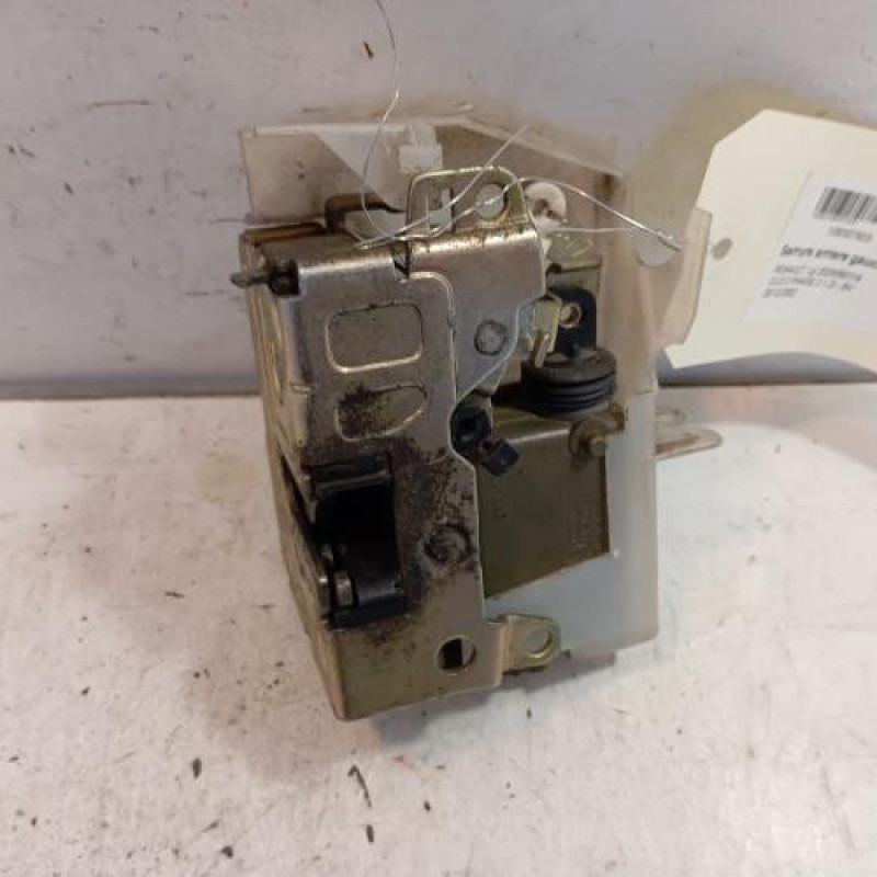 Serrure arriere gauche RENAULT CLIO 2 Serrure arriere gauche RENAULT CLIO 2