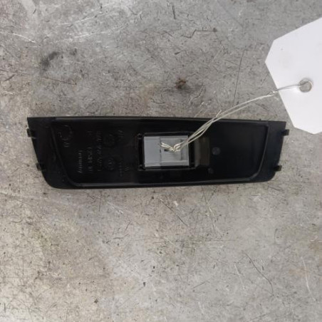 Interrupteur de leve vitre avant droit AUDI A1 1
