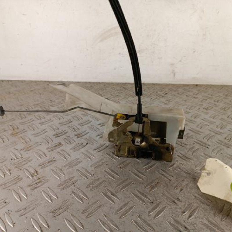 Serrure avant gauche RENAULT CLIO 2 Serrure avant gauche RENAULT CLIO 2