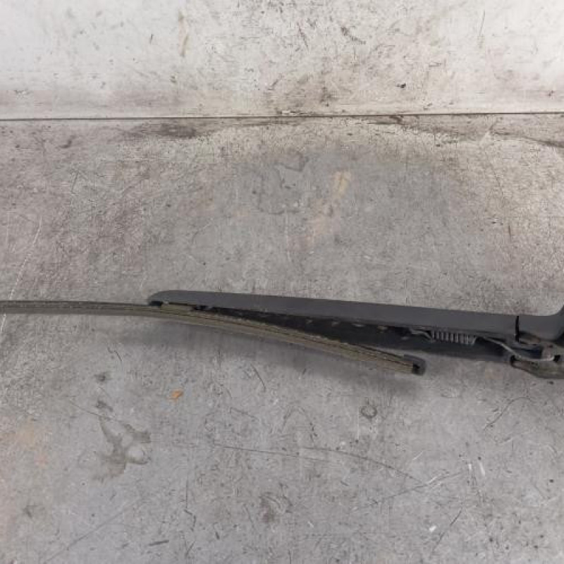 Bras essuie glace arriere AUDI Q5 1 Bras essuie glace arriere AUDI Q5 1