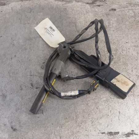 Attache ceinture avant gauche RENAULT KANGOO 1 Photo n°1