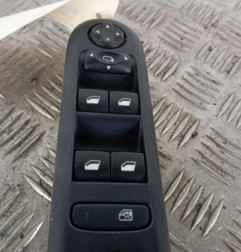 Interrupteur de leve vitre avant gauche PEUGEOT 5008 1