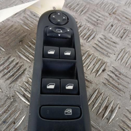 Interrupteur de leve vitre avant gauche PEUGEOT 5008 1