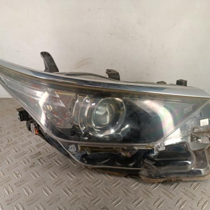 Optique avant principal droit (feux)(phare) TOYOTA AURIS 2