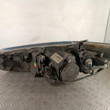 Optique avant principal droit (feux)(phare) TOYOTA AURIS 2