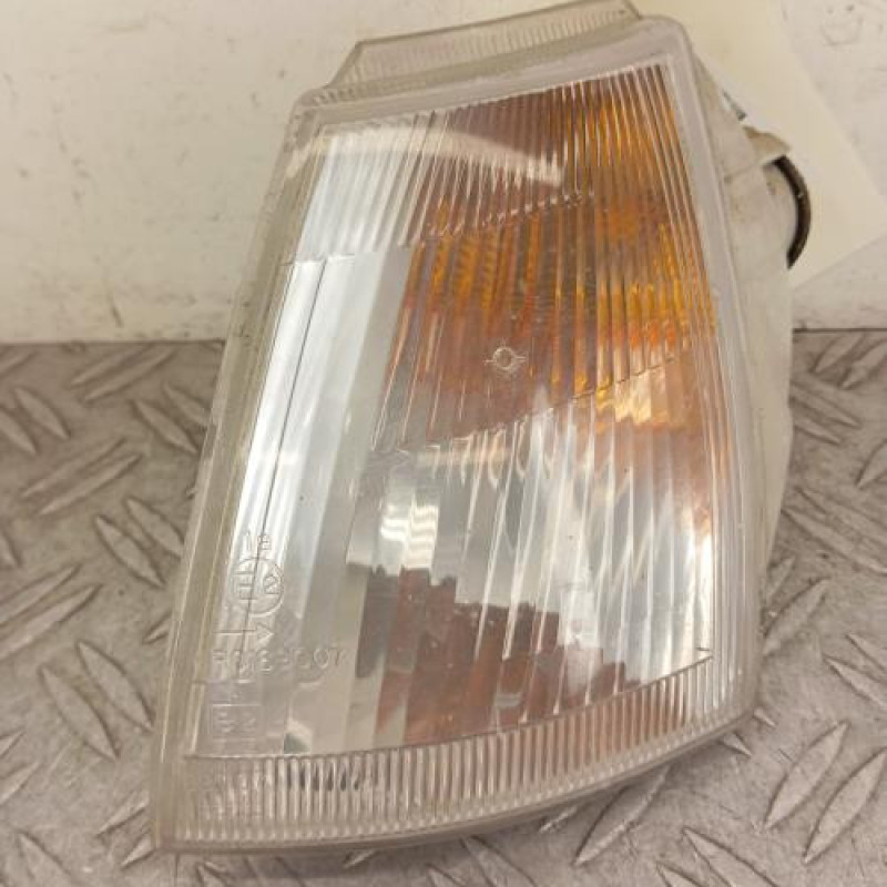 Optique avant secondaire gauche (feux)(clignotant) RENAULT CLIO 1