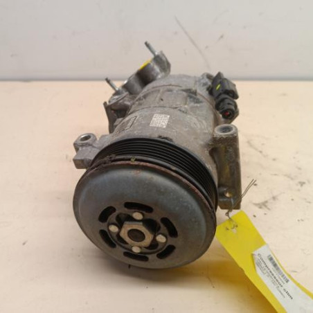 Compresseur clim OPEL CORSA F Photo n°1