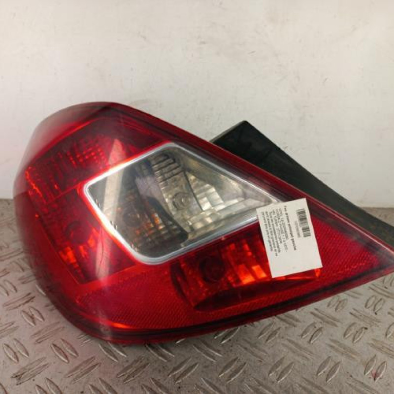 Feu arriere principal gauche (feux) OPEL CORSA D