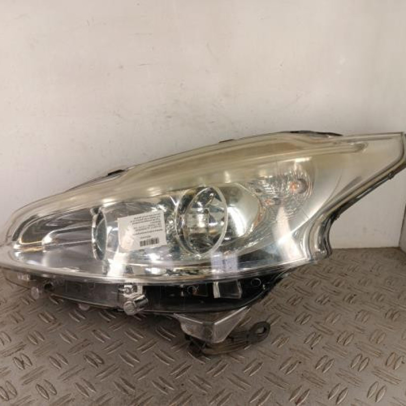 Optique avant principal gauche (feux)(phare) PEUGEOT 208 1