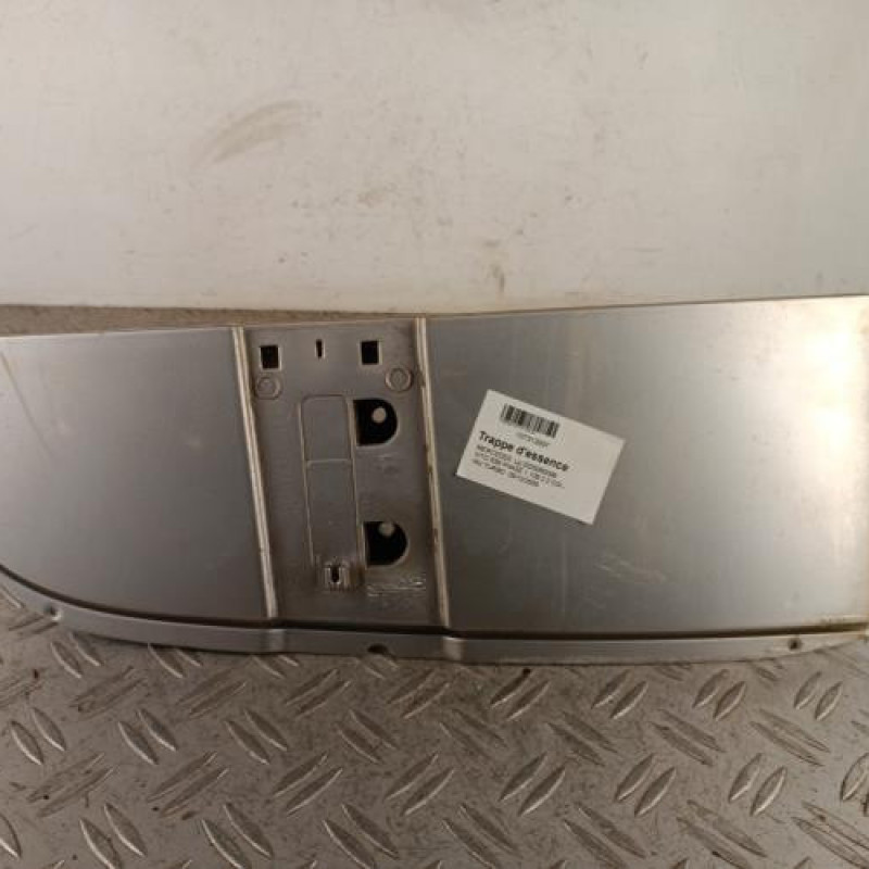 Trappe d'essence MERCEDES VITO 639 Trappe d'essence MERCEDES VITO 639