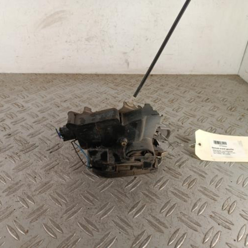 Serrure avant gauche MERCEDES VITO 639