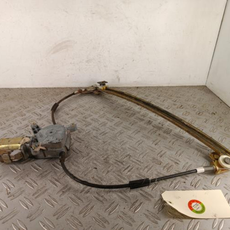 Leve vitre electrique avant droit PEUGEOT 405