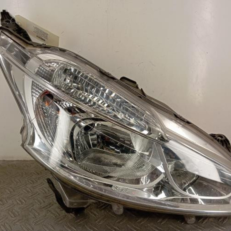 Optique avant principal droit (feux)(phare) PEUGEOT 208 1