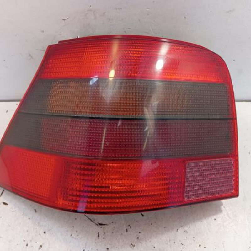 Feu arriere principal gauche (feux) VOLKSWAGEN GOLF 4 Feu arriere principal gauche (feux) VOLKSWAGEN GOLF 4