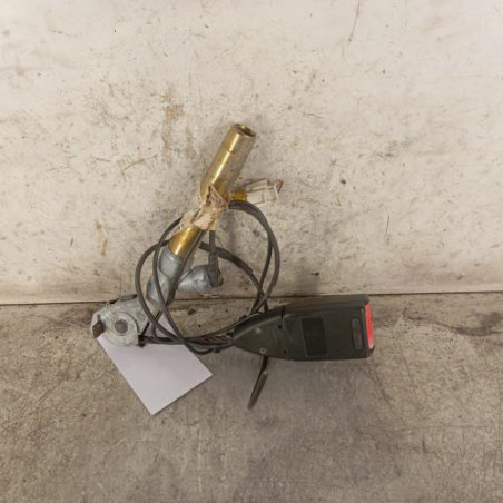Attache ceinture avant gauche RENAULT CLIO 2 Photo n°1