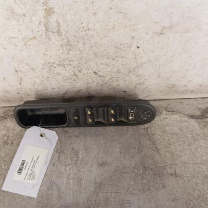 Interrupteur de leve vitre avant gauche PEUGEOT 307