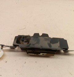 Serrure de hayon PEUGEOT 208 1