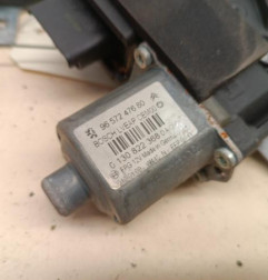 Leve vitre electrique avant gauche PEUGEOT 308 1 SW Photo n°3