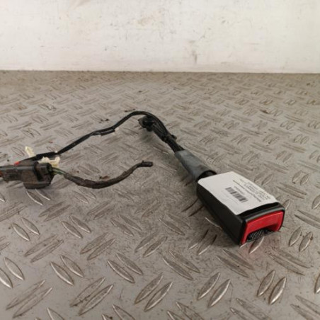Attache ceinture avant gauche FORD MONDEO 4
