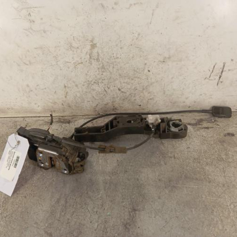 Serrure avant gauche RENAULT CLIO 3 Serrure avant gauche RENAULT CLIO 3