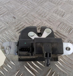Serrure de hayon OPEL CORSA E Photo n°1