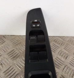 Interrupteur de leve vitre avant gauche TOYOTA YARIS 3