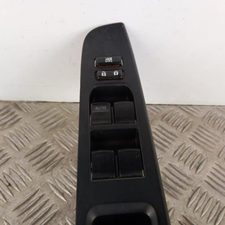 Interrupteur de leve vitre avant gauche TOYOTA YARIS 3