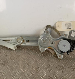 Leve vitre electrique avant gauche TOYOTA YARIS 3 Photo n°1