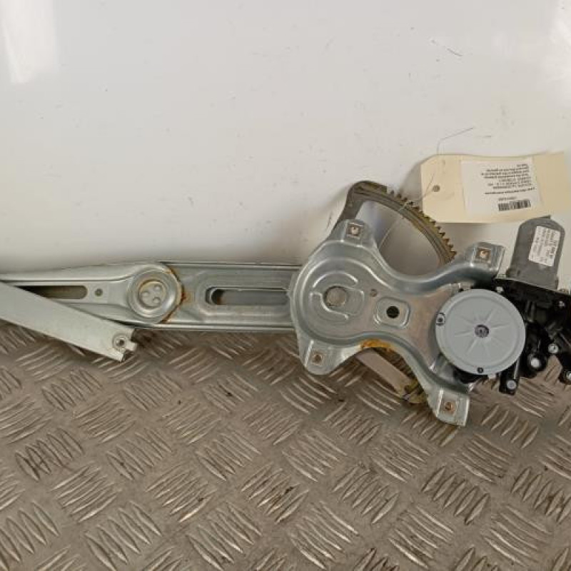 Leve vitre electrique avant gauche TOYOTA YARIS 3