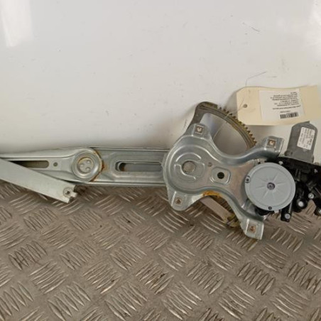 Leve vitre electrique avant gauche TOYOTA YARIS 3 Photo n°1