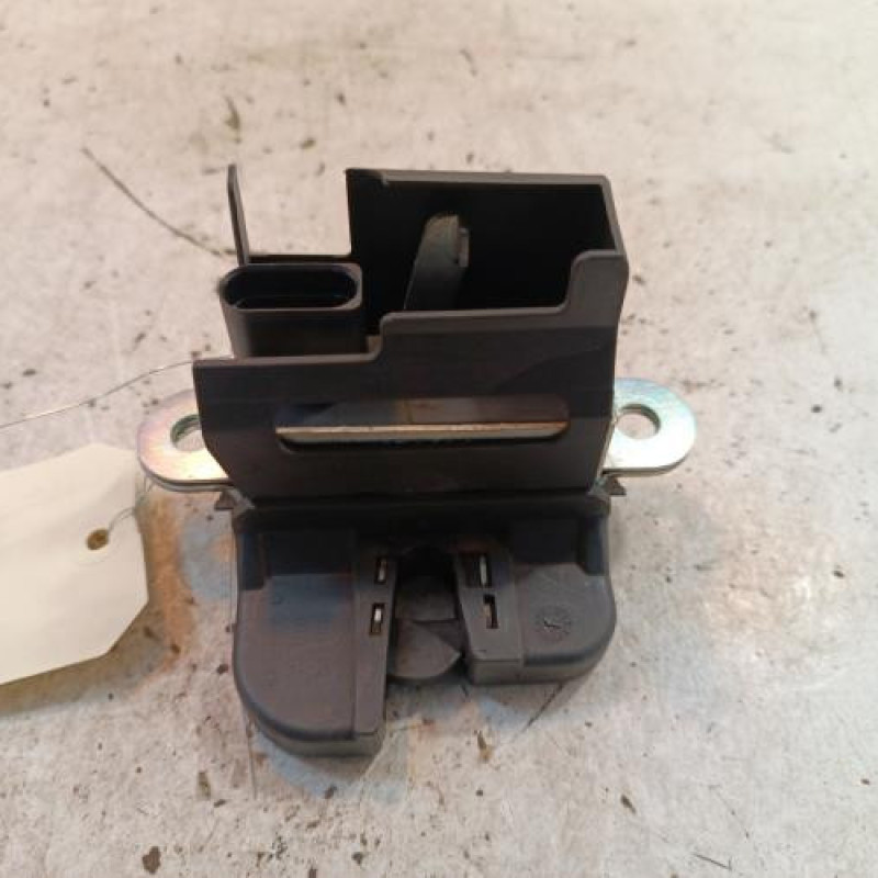 Serrure de hayon VOLKSWAGEN PASSAT 5 Serrure de hayon VOLKSWAGEN PASSAT 5
