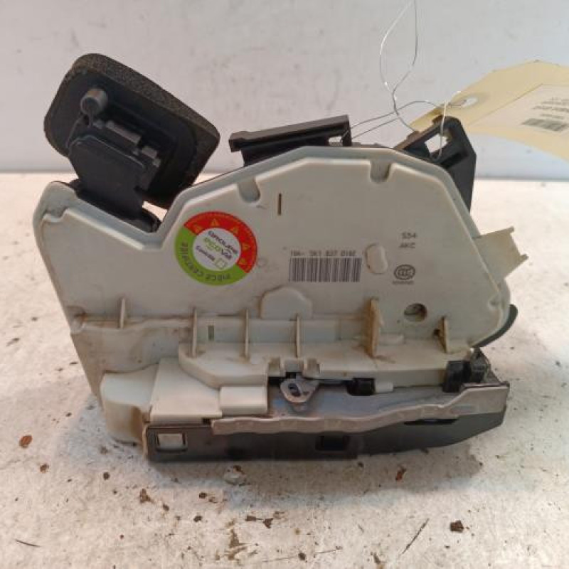 Serrure avant droit VOLKSWAGEN POLO 5