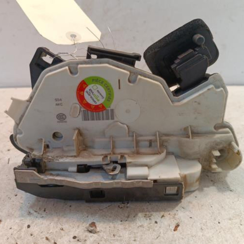 Serrure avant gauche VOLKSWAGEN POLO 5 Serrure avant gauche VOLKSWAGEN POLO 5