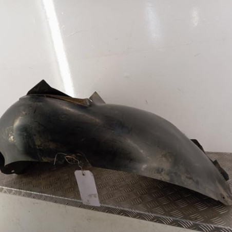 Pare boue avant gauche VOLKSWAGEN PASSAT 5