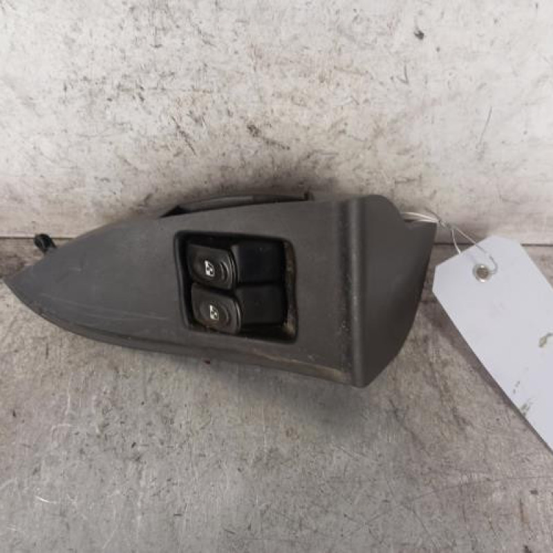 Interrupteur de leve vitre avant gauche RENAULT KANGOO 1