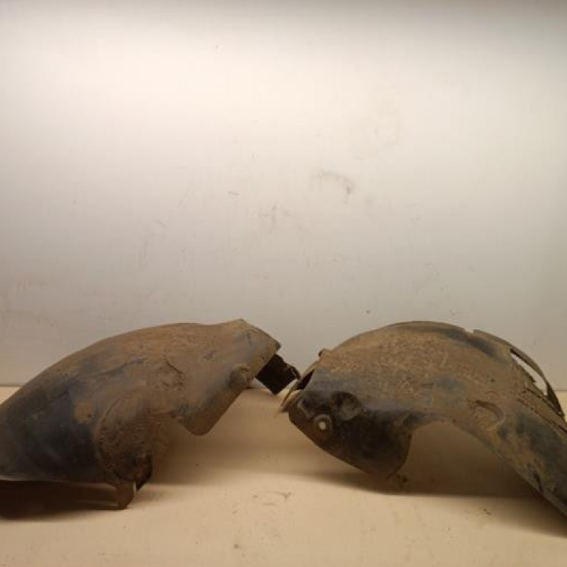 Pare boue avant gauche PEUGEOT 206 Pare boue avant gauche PEUGEOT 206