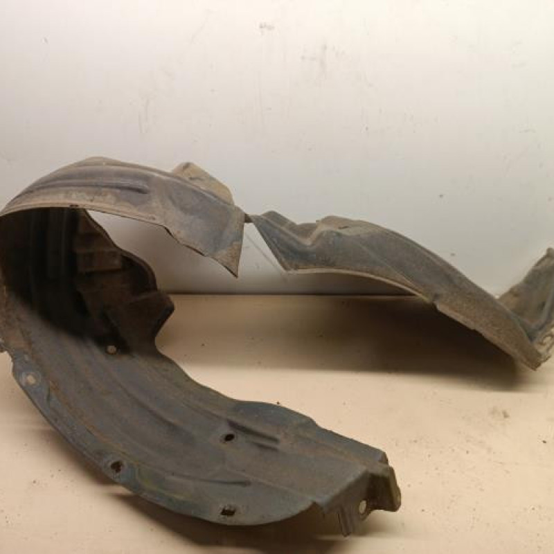 Pare boue avant droit TOYOTA YARIS 1 Pare boue avant droit TOYOTA YARIS 1