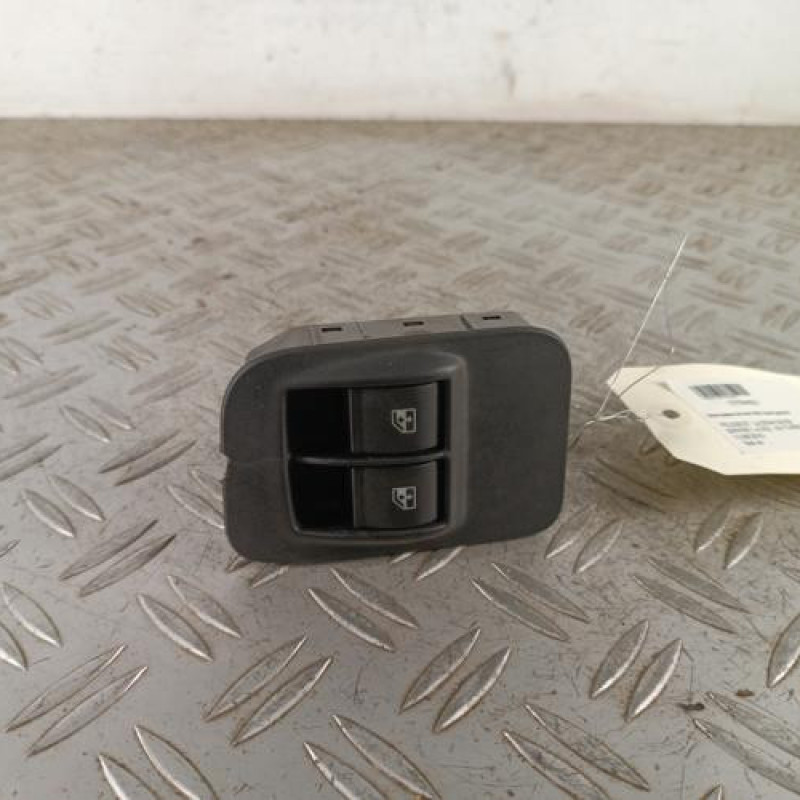 Interrupteur de leve vitre avant gauche PEUGEOT BIPPER